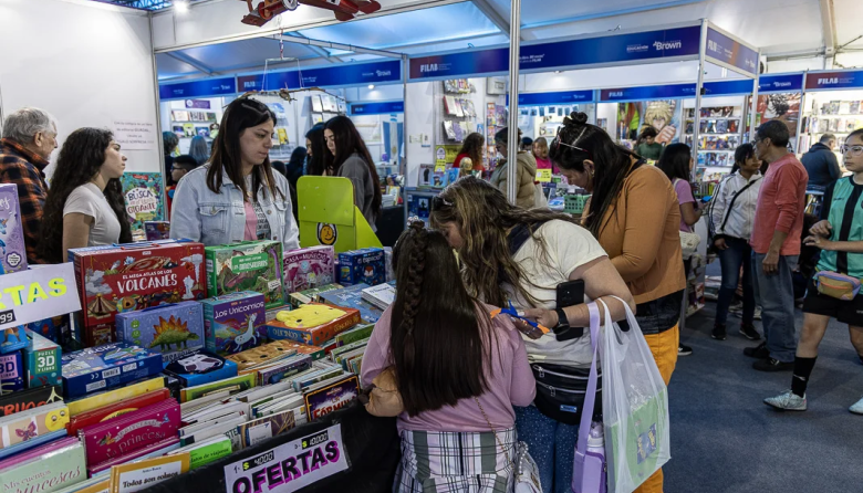 La Feria del Libro de Almirante Brown tendrá a Pigna, Dolina y Claudia Piñeiro