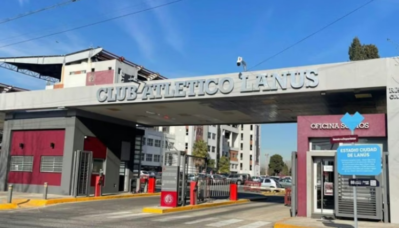 Accidente en Lanús: cómo sigue la salud del nene de 12 años al que se le cayó un arco dentro del club