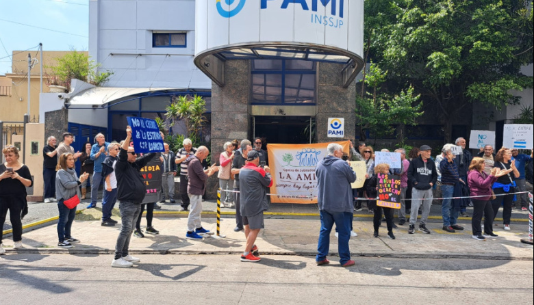 Cierra la clínica del Pami en Lanús y se precipita el colapso de la atención en el Conurbano