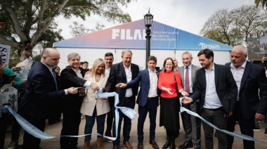Kicillof inauguró un CAPS en Burzaco y la Feria del Libro de Brown