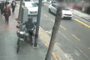 Cayó en Villa Caraza: robaba motos en Recoleta y alardeaba de sus ataques en TikTok