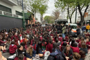 Imputaron a dos alumnos que usaron IA para generar imágenes de casi 40 compañeras desnudas