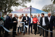 Kicillof inauguró un CAPS en Burzaco y la Feria del Libro de Brown