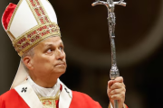 El Vaticano informó que León XIV fue operado con éxito del nódulo en un pulmón